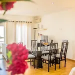 Δωμάτια σε οικογενειακή κατοικία Blife Olaya Private *